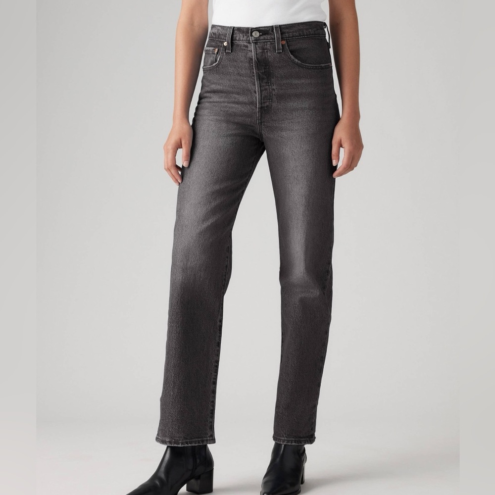 Black Levi's Ribcage Straight Jeans